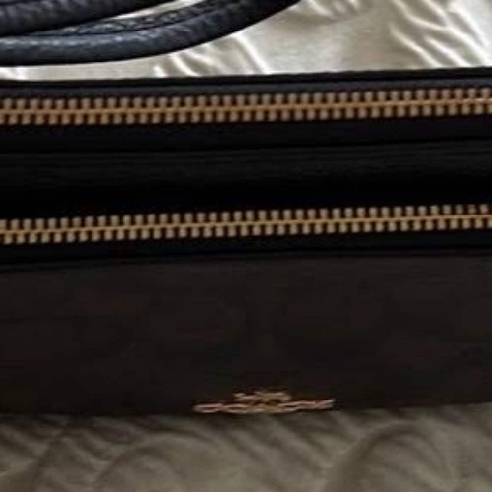 Beautiful Coach Double Zip Wristlet NWT - Picture 11 of 12
